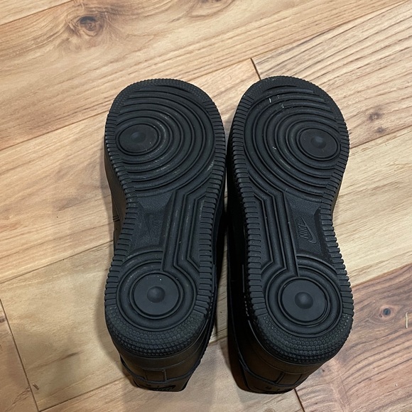 Nike Air Force 1 Black Women's Sneakers - Picture 7 of 7